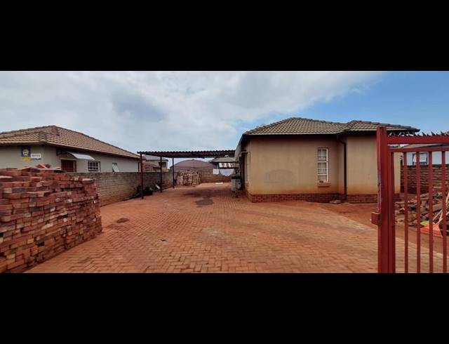 2 BEDROOM HOUSE FOR SALE IN THE ORCHARDS